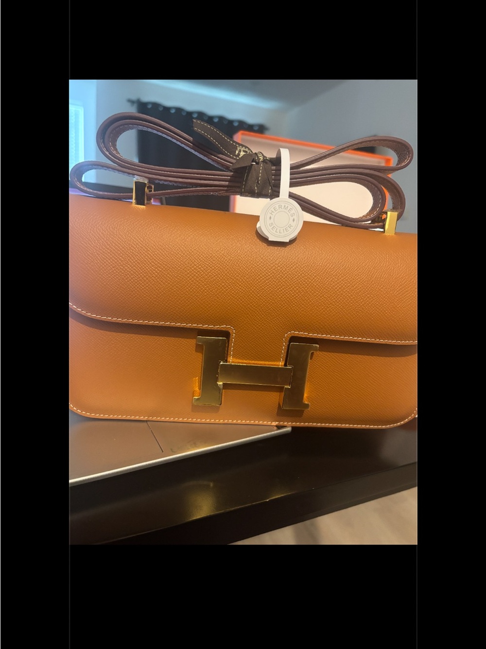 Elegant Constance Shoulder Bag in Cognac Brown